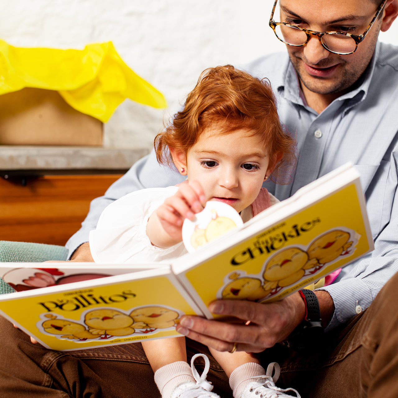 Classic: Little Chickies / Los Pollitos Book